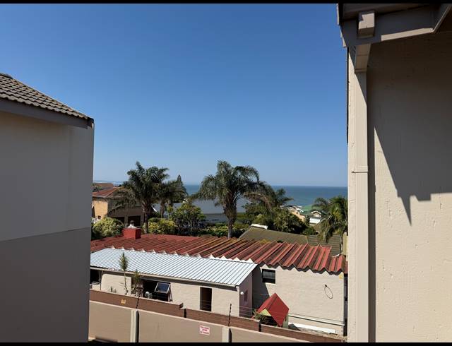 2 BEDROOM APARTMENT FOR SALE IN JEFFREYS BAY CENTRAL